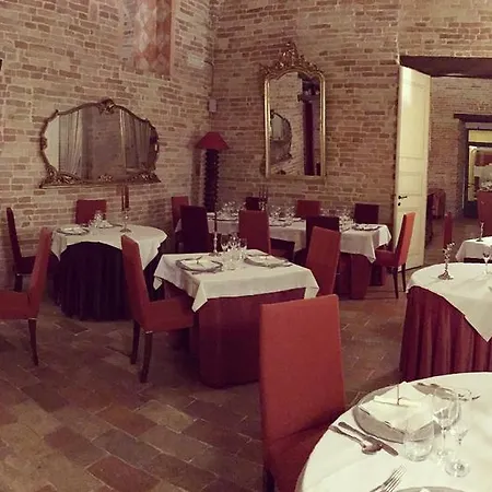 Palazzo Carradori ホテル