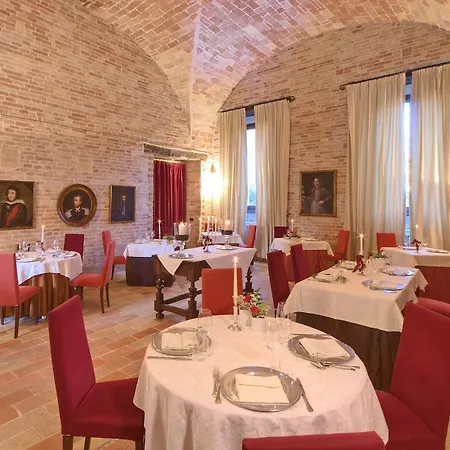 Hotell Palazzo Carradori 4*